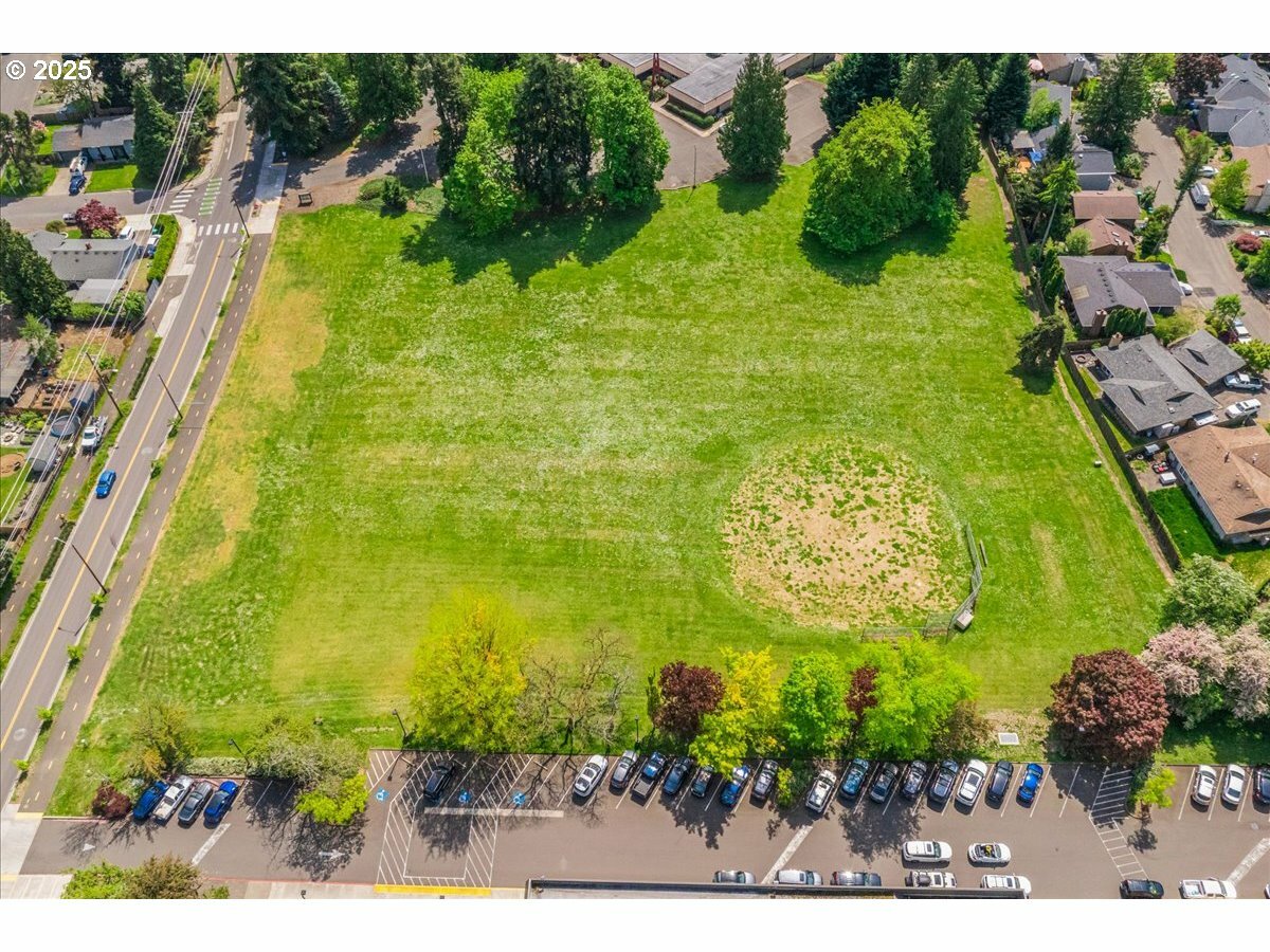 Property Photo: 12201 SE Linwood Ave OR 97222