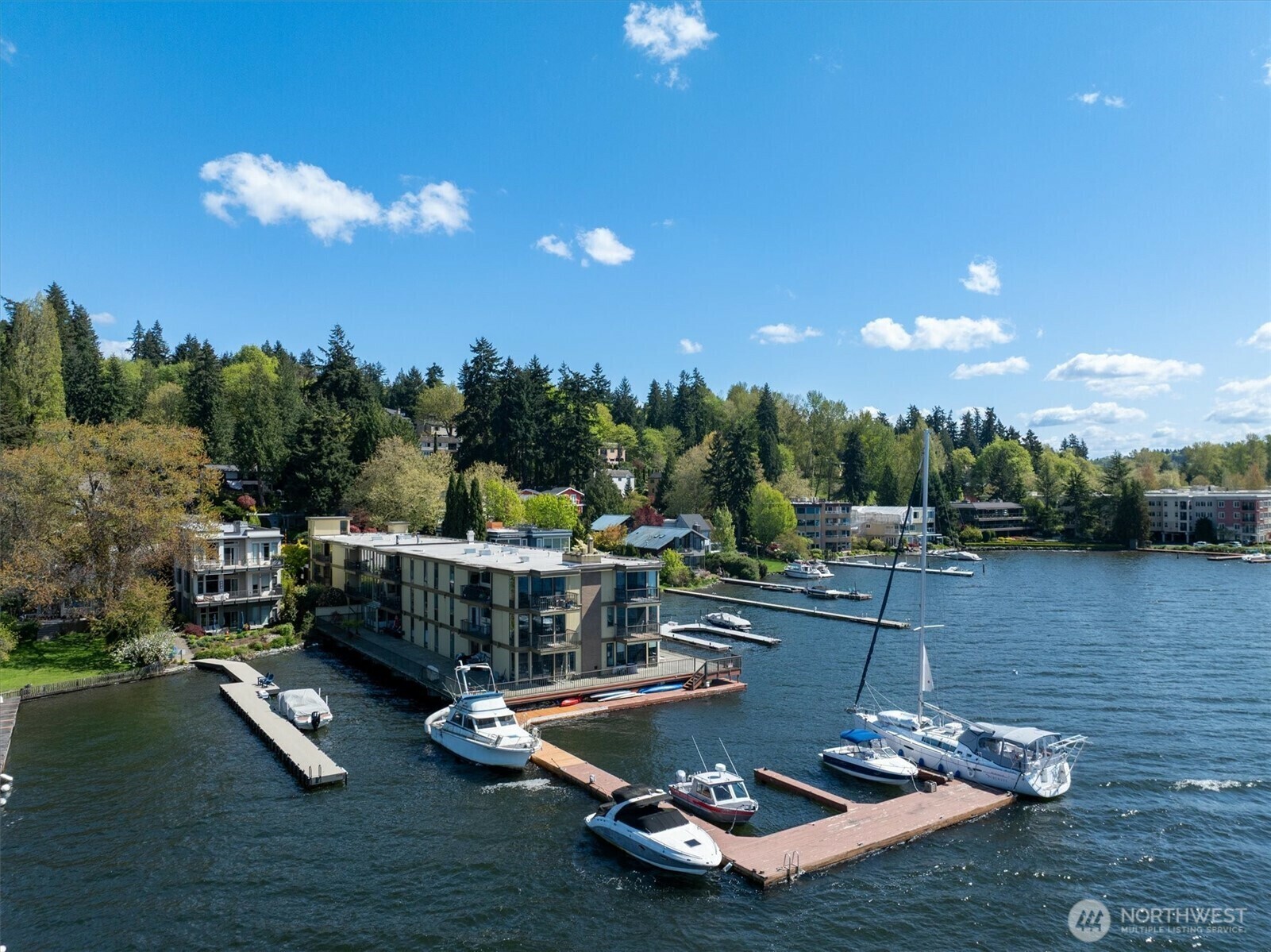 Property Photo: 4561 Lake Washington Boulevard NE 303 WA 98033