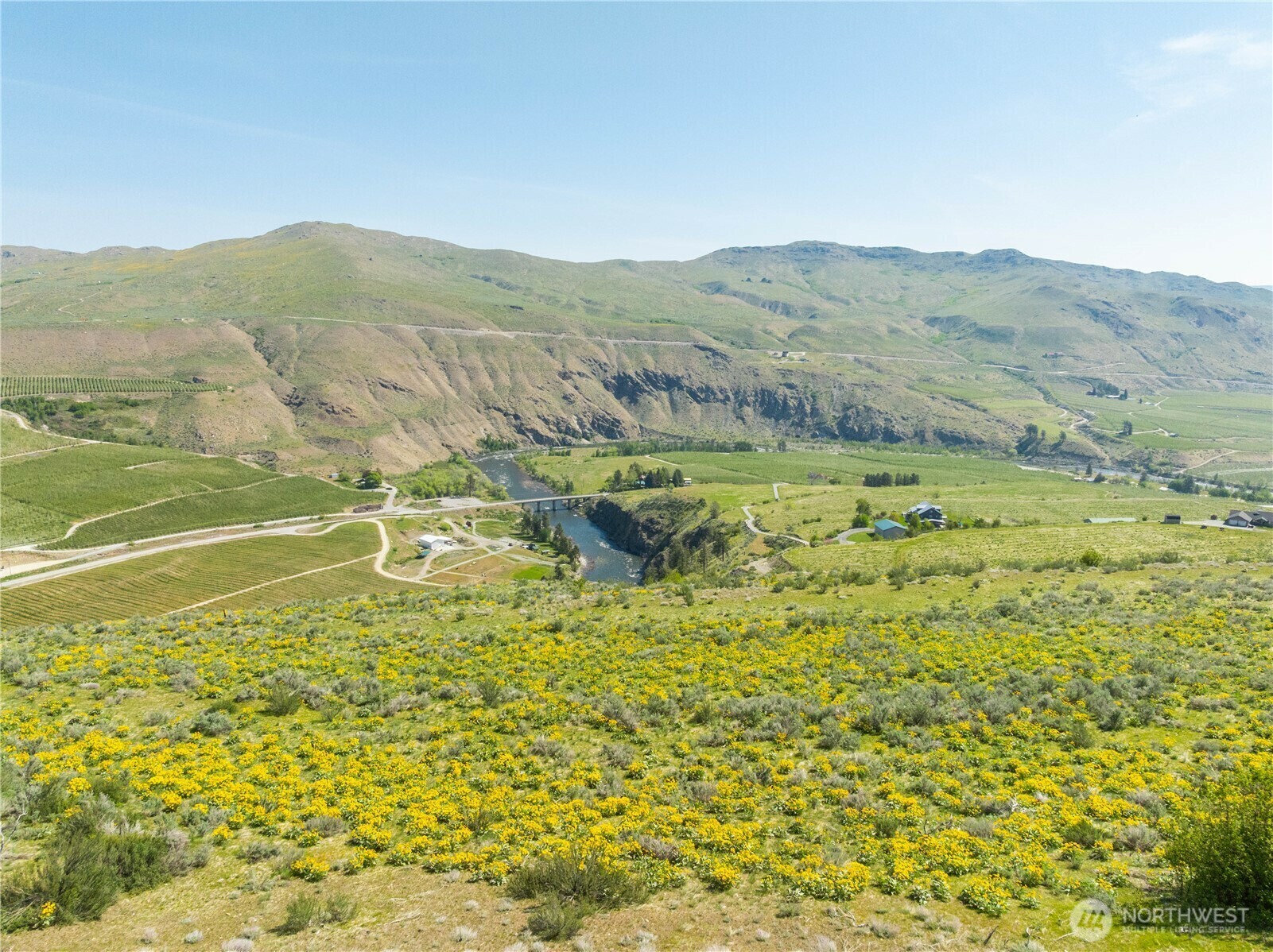 Property Photo: 435 Hwy 153 5 WA 98846