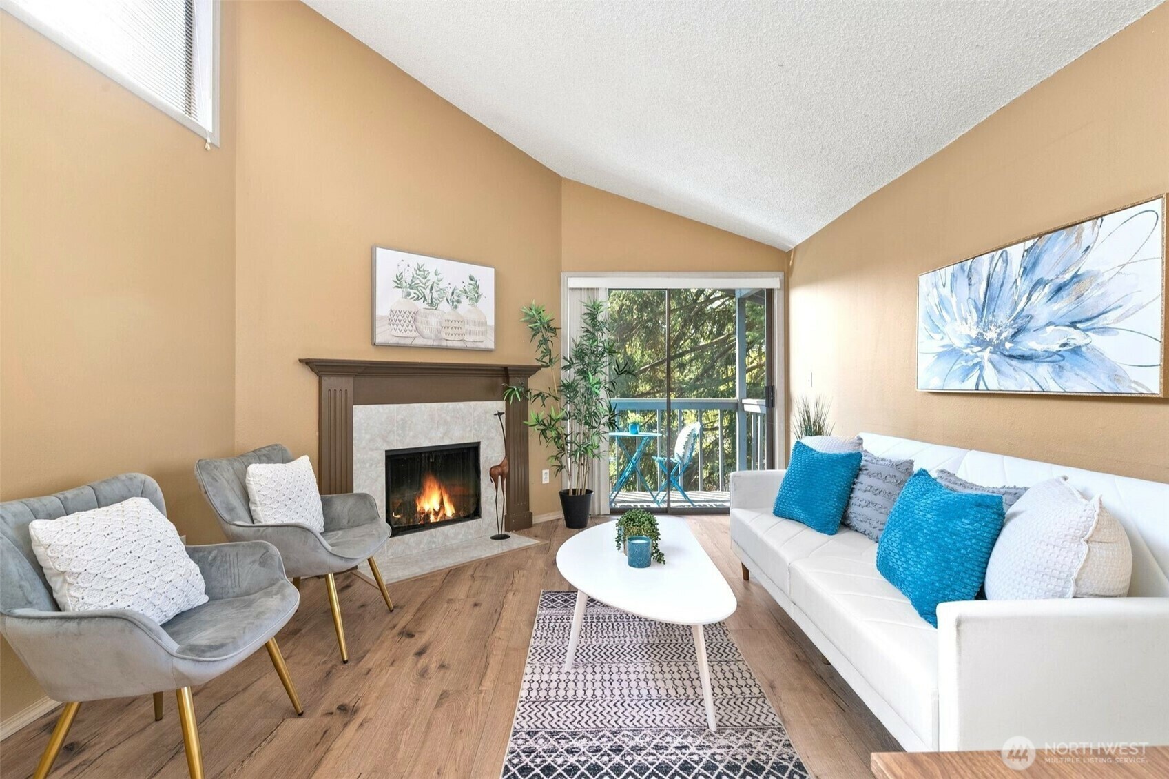 Property Photo: 3302 I St NE A301 WA 98002