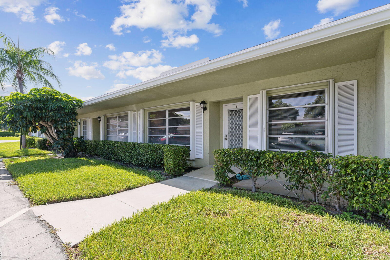 Property Photo:  1120 Cactus Terrace 46-C  FL 33445 
