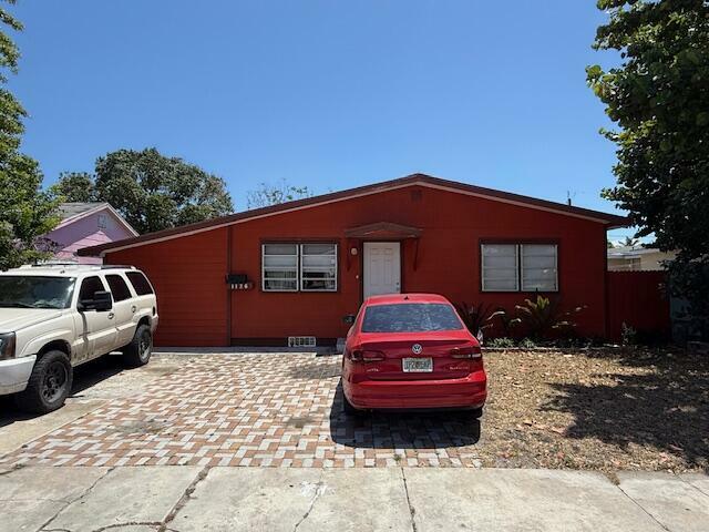 Property Photo: 1126 S L Street FL 33460