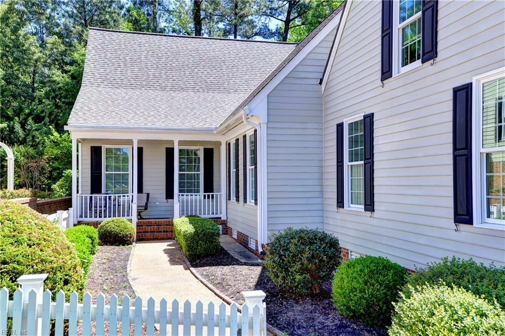Property Photo: 110 Hollinwell VA 23188