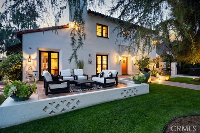 Property Photo: 2020 N Victoria Drive CA 92706