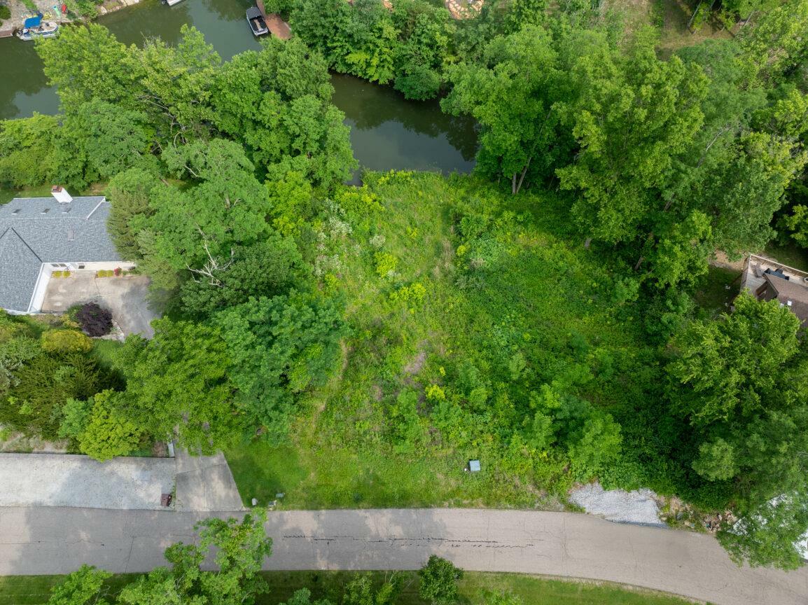 Property Photo: 2458 Cedar Cliff Drive IN 47025