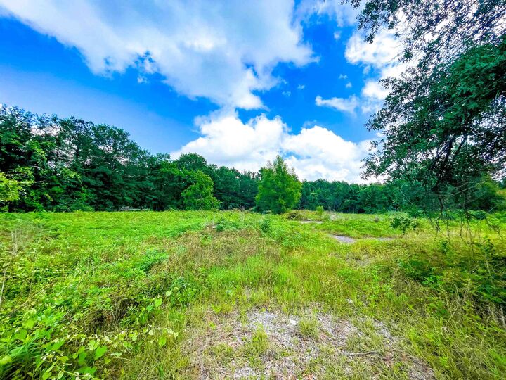 Property Photo: 785 E Bolivar St TX 77662