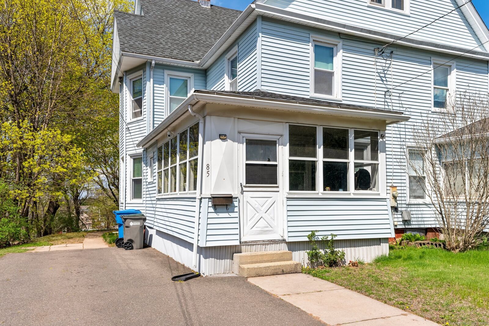 Property Photo: 85 Ridge Street CT 06040