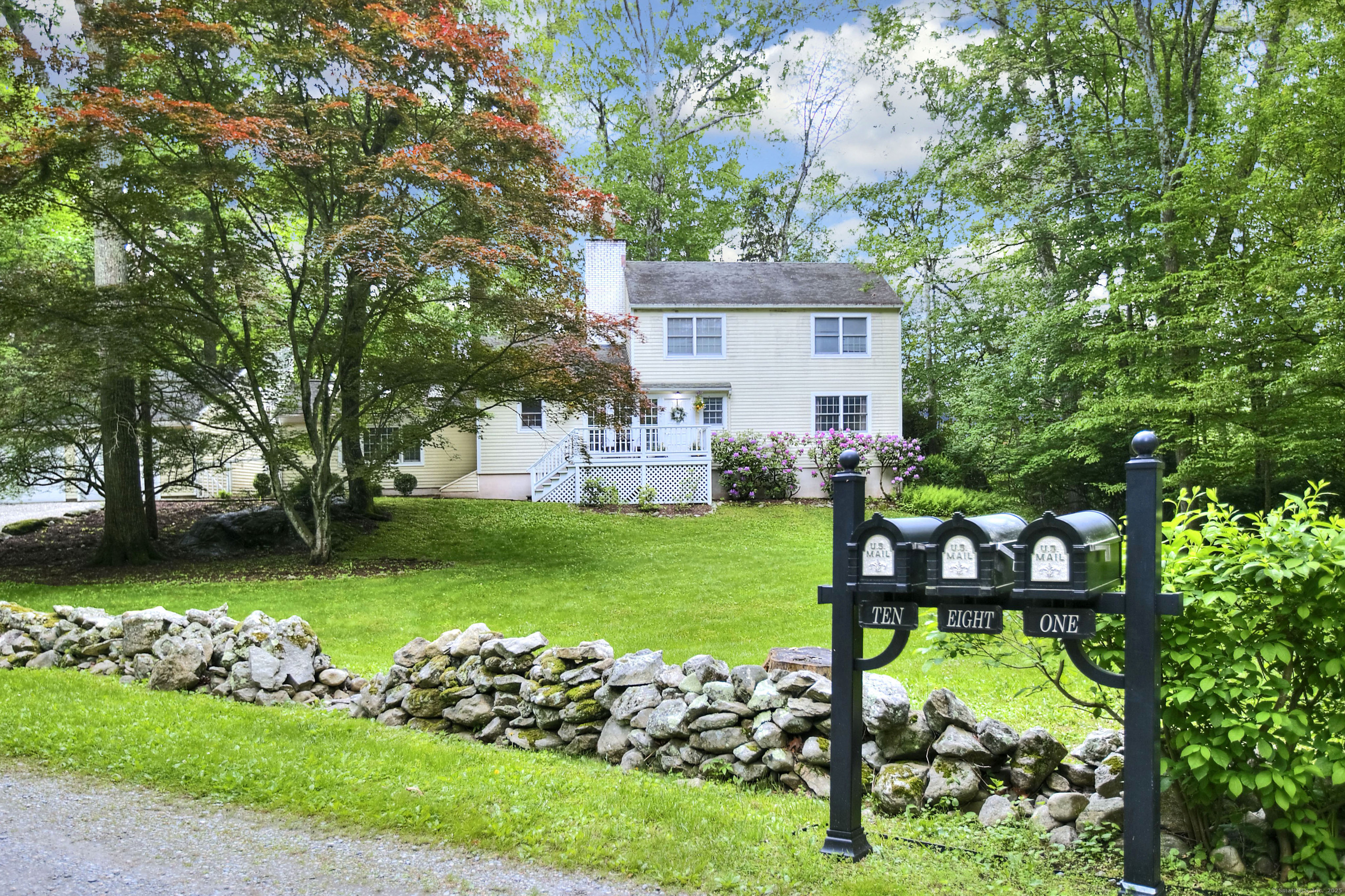 Property Photo:  1 Graystone Lane  CT 06880 