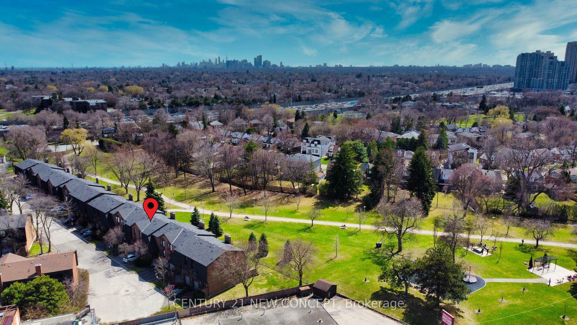 4 Texas Rose Way  Toronto ON M2N 5Z2 photo