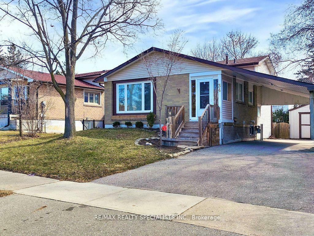 Property Photo: 34 Madoc Drive ON L6V 1Z9