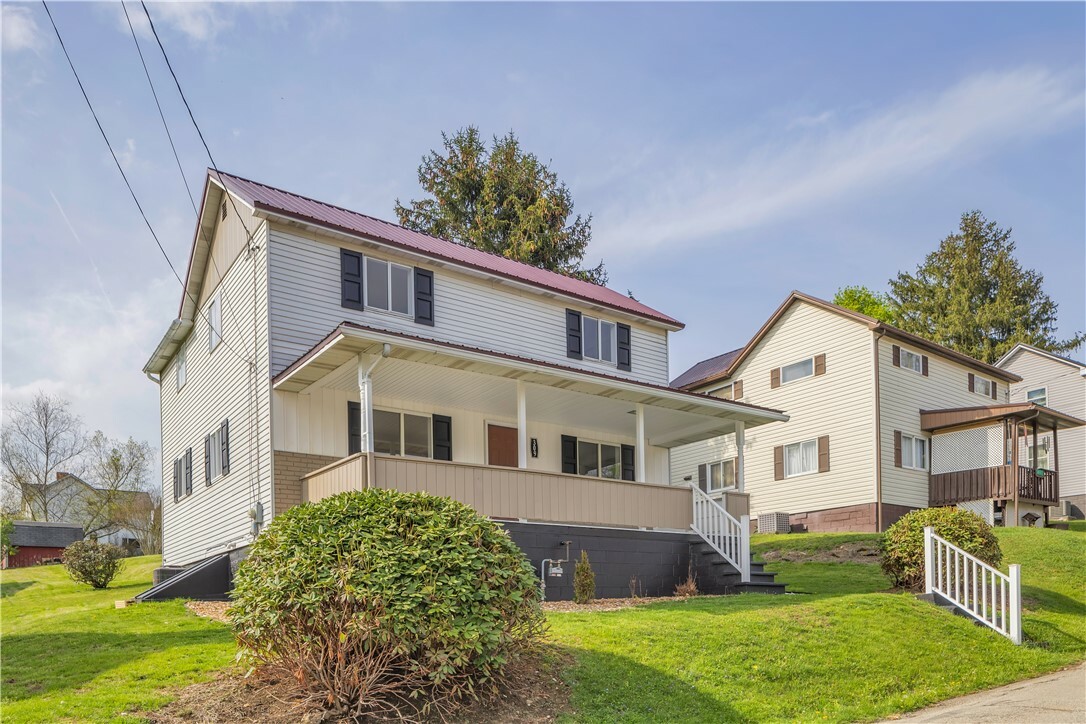 Property Photo: 309 Whitesell St PA 15680