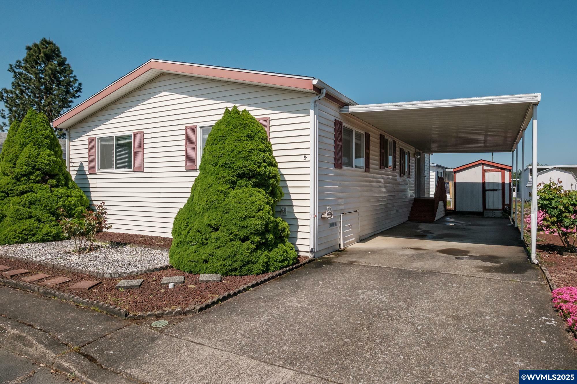 Property Photo: 2730 Oakland Lp SE OR 97317