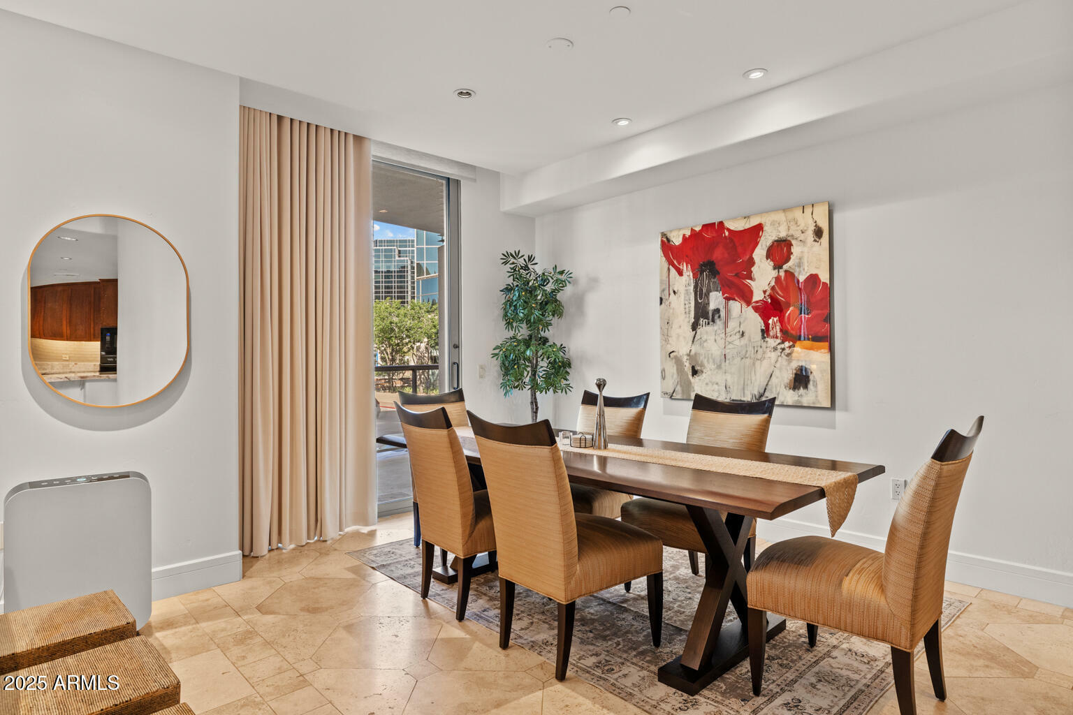 Property Photo: 2402 E Esplanade Lane 204 AZ 85016
