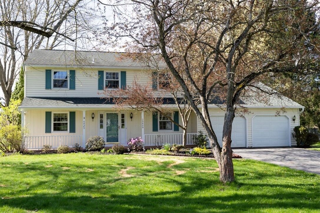 Property Photo:  6429 Kevinton Place  NY 14025