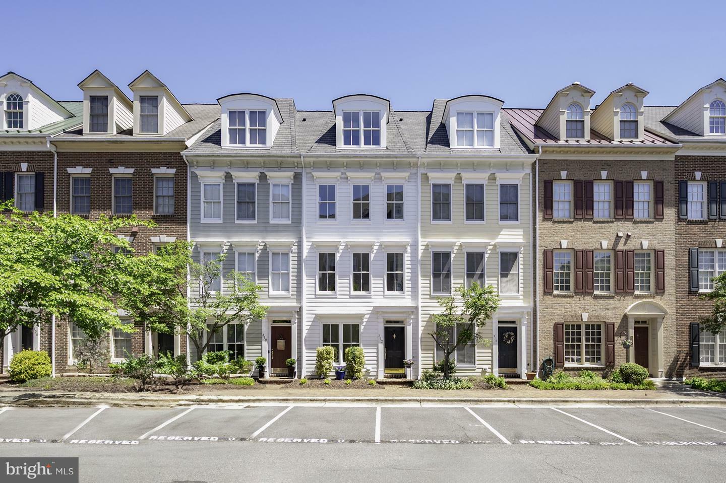 Property Photo:  312 S Payne Street  VA 22314 
