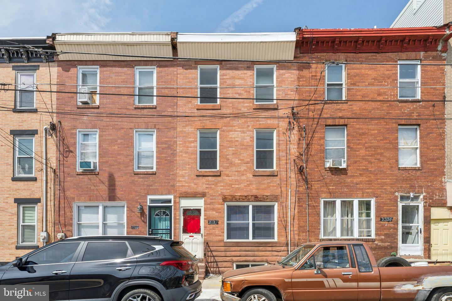 Property Photo:  2332 N Mascher Street  PA 19133 
