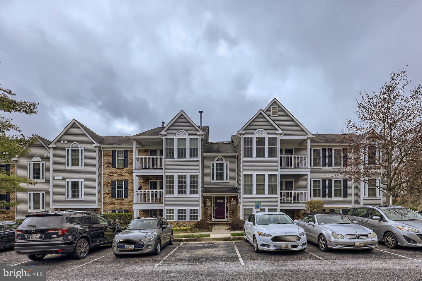 Property Photo: 1317 Greenbriar Circle 7-1317 MD 21208