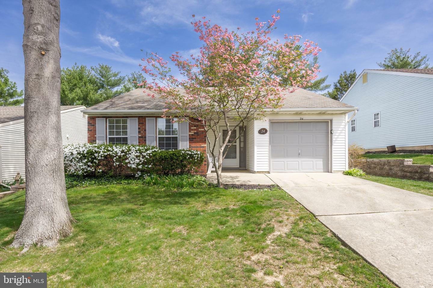 24 Lake View Terrace  Columbus NJ 08022 photo
