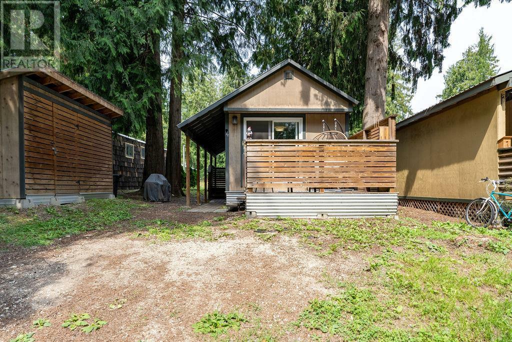 Property Photo: 1079 Lundell Road 4 BC V0E 2S0
