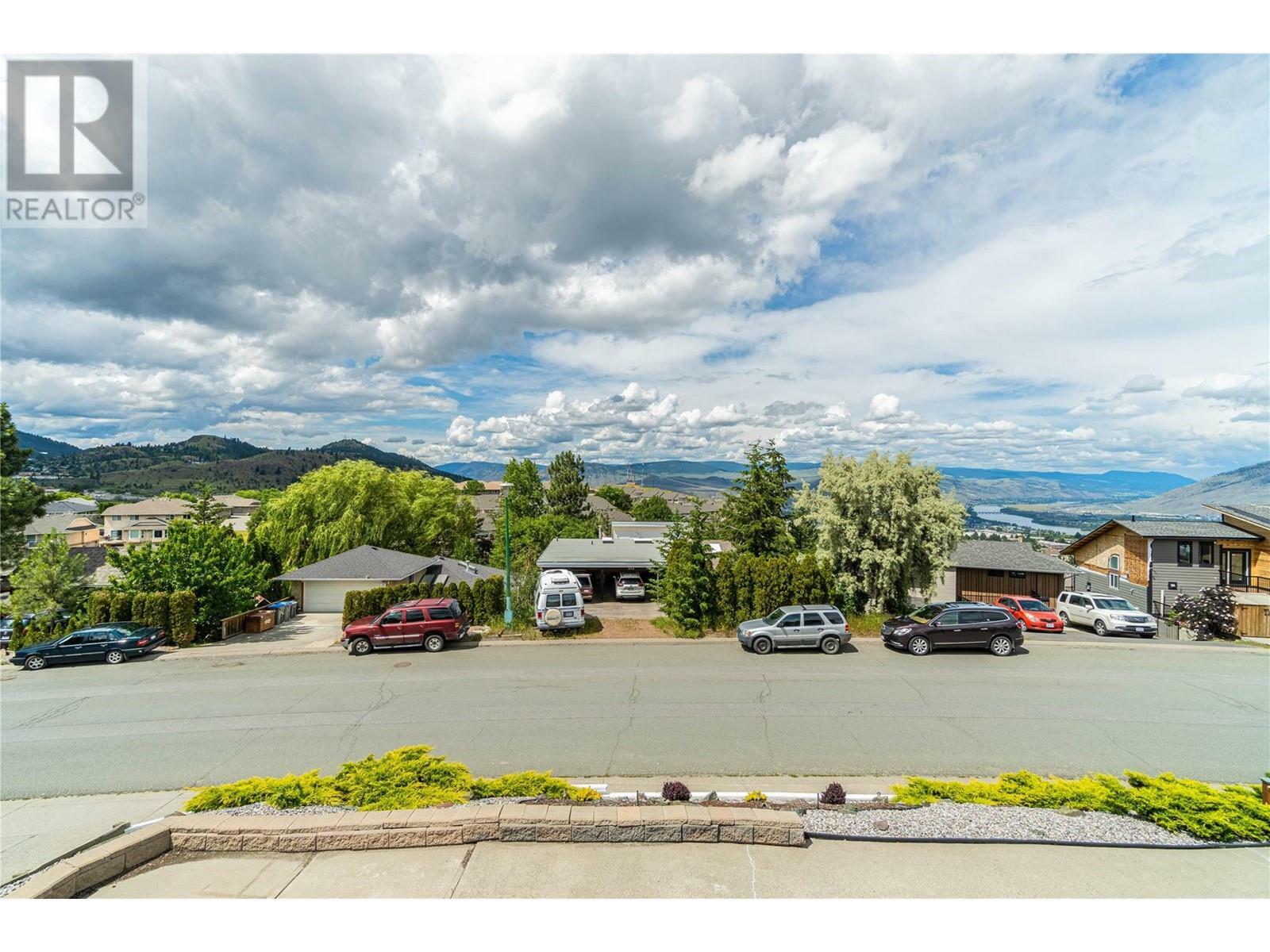 Property Photo: 457 Gleneagles Drive BC V2E 1Y4