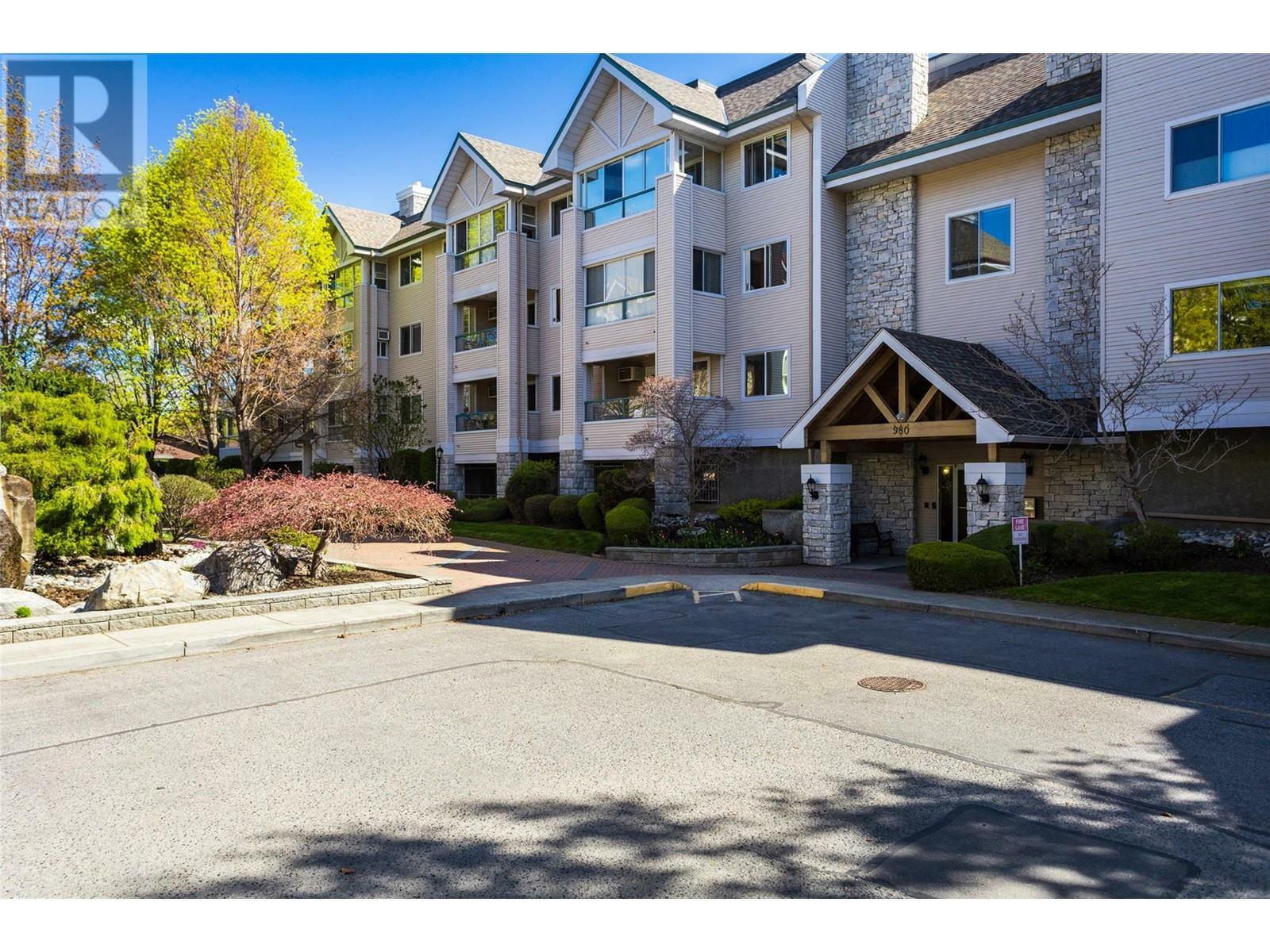 Property Photo:  980 Glenwood Avenue 302  BC V1Y 9P2 