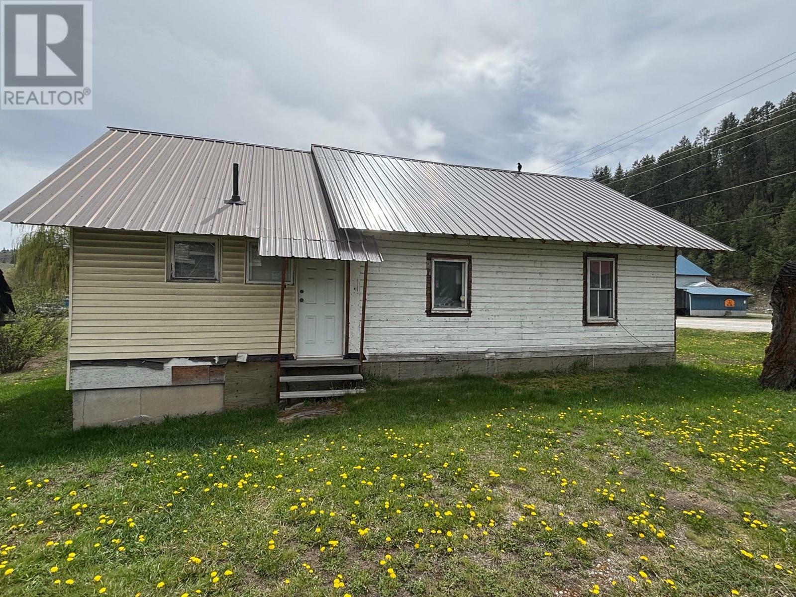 Property Photo: 4123 Highway 3 Highway BC V0H 1Y0