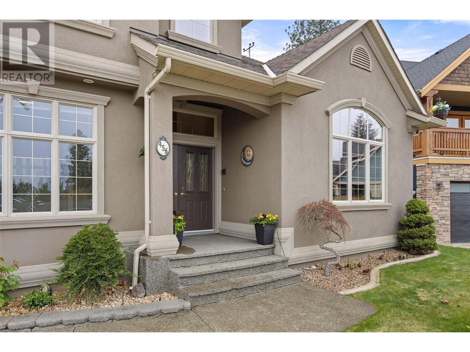 Property Photo: 456 Azure Place BC V2E 2R1