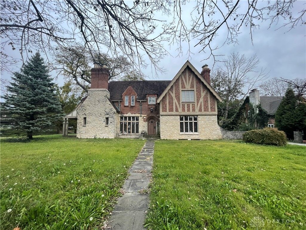 Property Photo:  1620 Catalpa Drive  OH 45406 