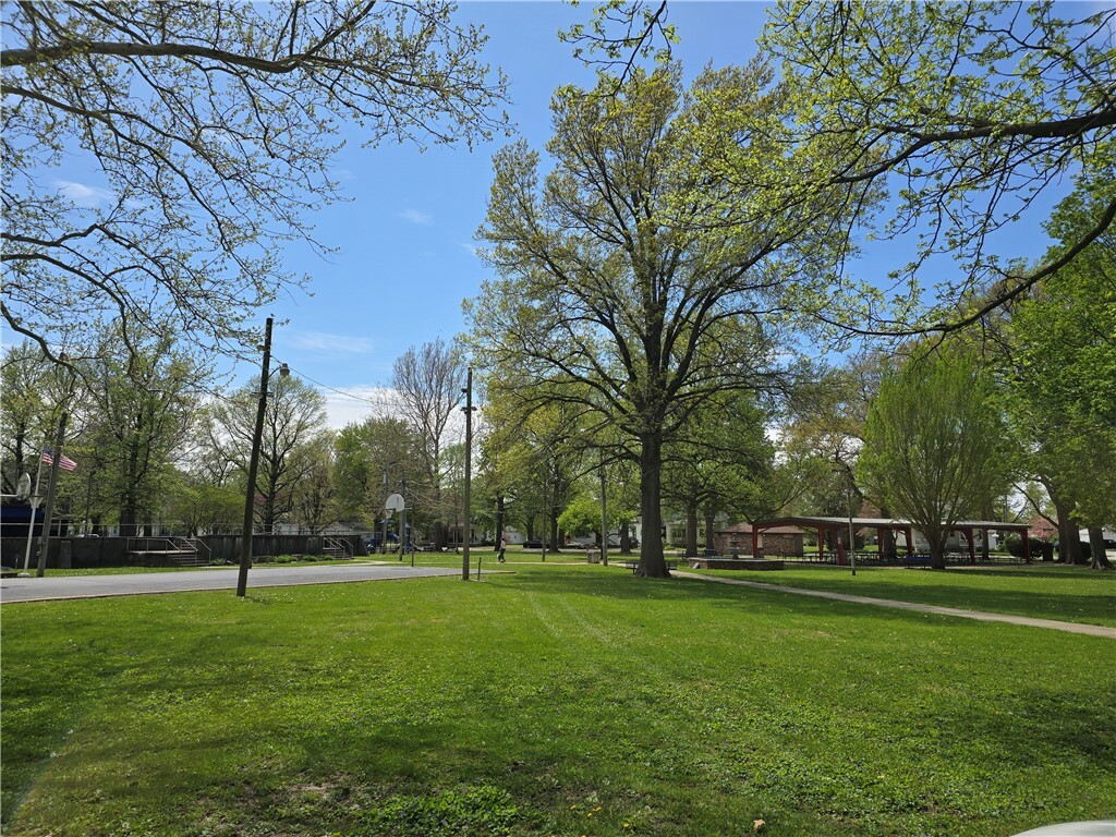 Property Photo: 202 S College Street IL 62513