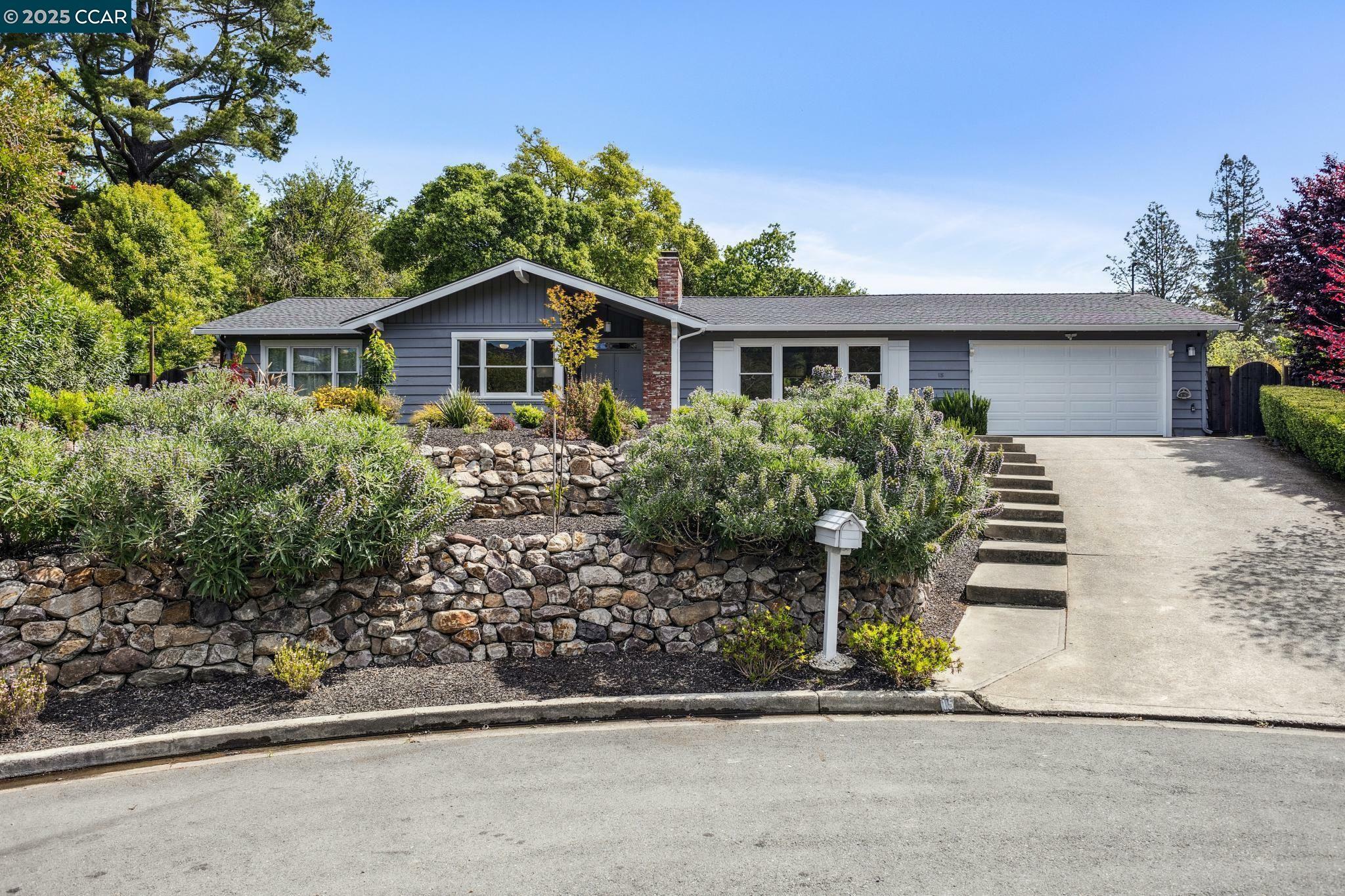 15 Aspinwall Ct  Orinda CA 94563 photo