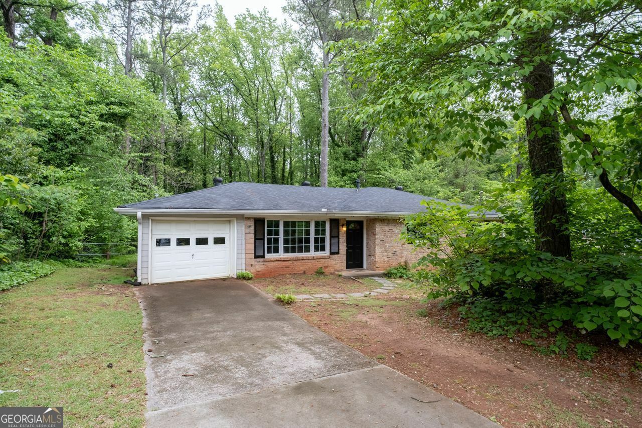 Property Photo: 980 Oakton Drive SW GA 30060