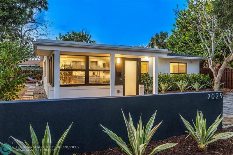Property Photo: 2029 NE 30th St FL 33306