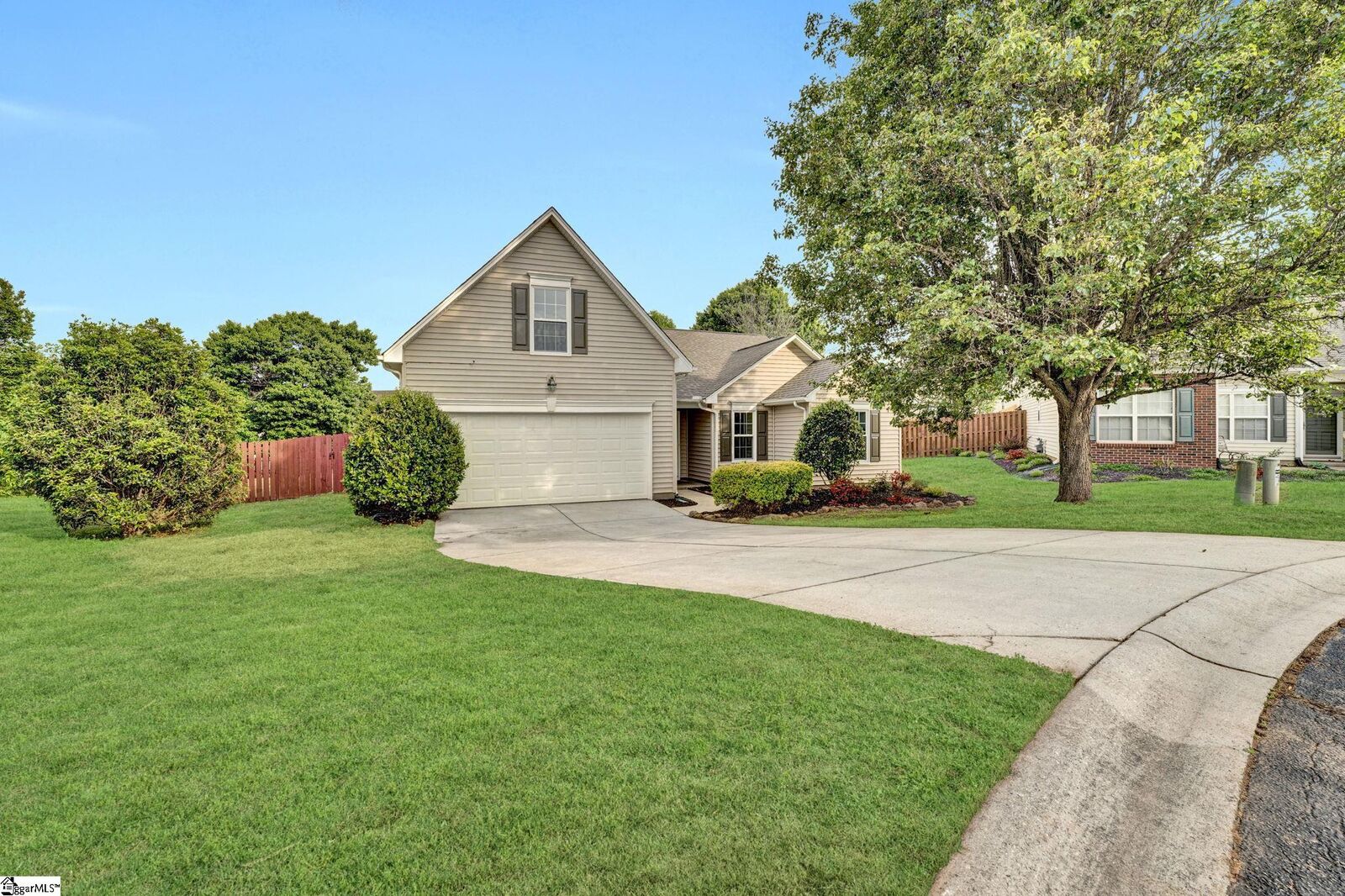 Property Photo: 953 Breezewood Court SC 29651