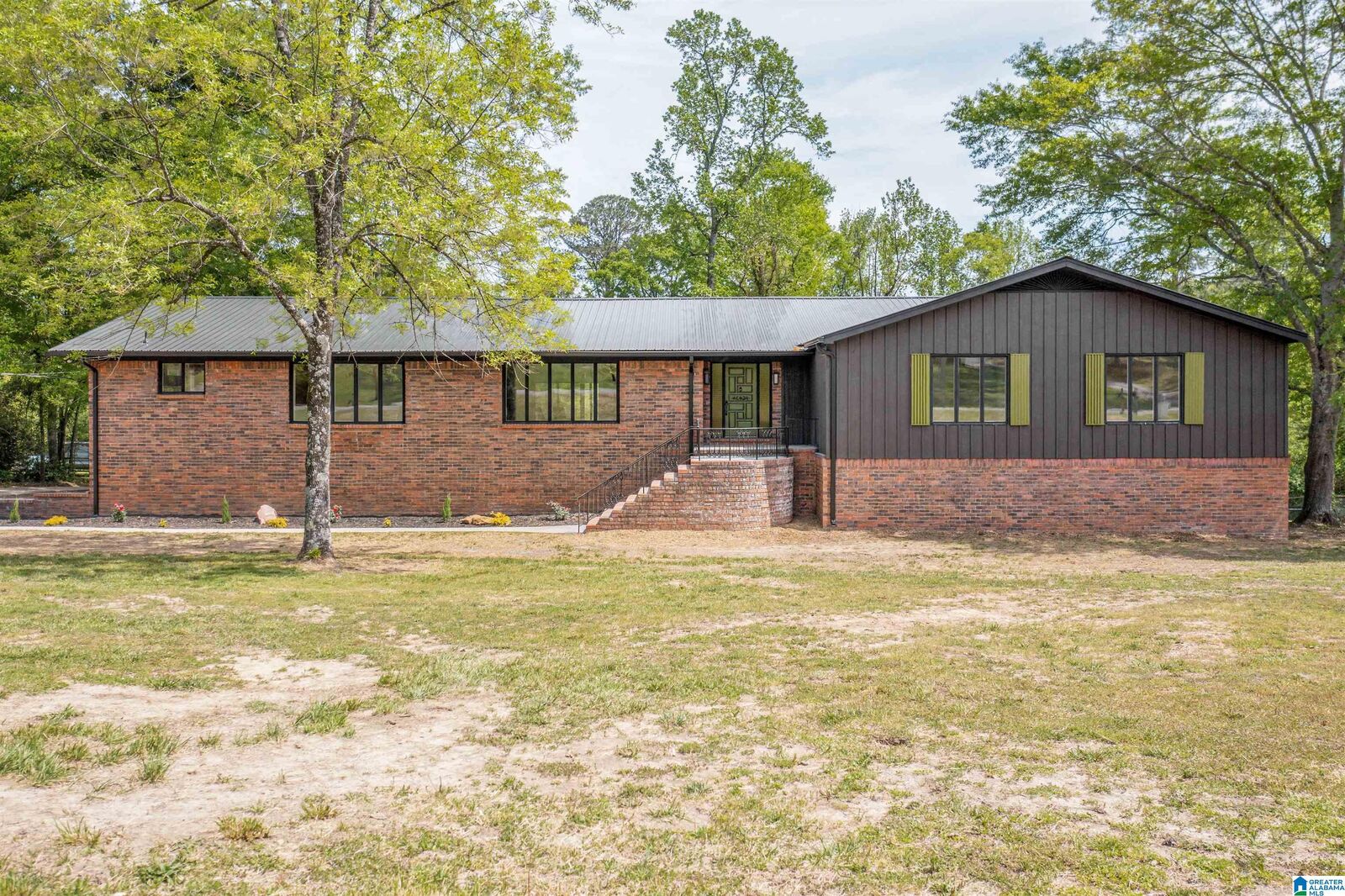 Property Photo: 633 Tabor Road AL 35904