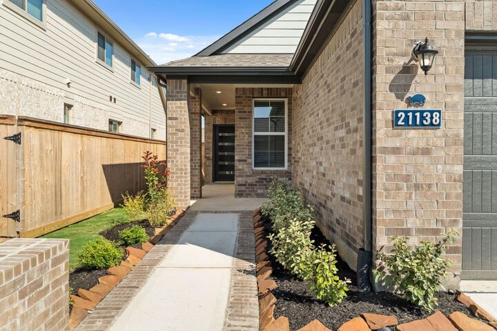 Property Photo:  21138 Staked Plains Drive  TX 77433 