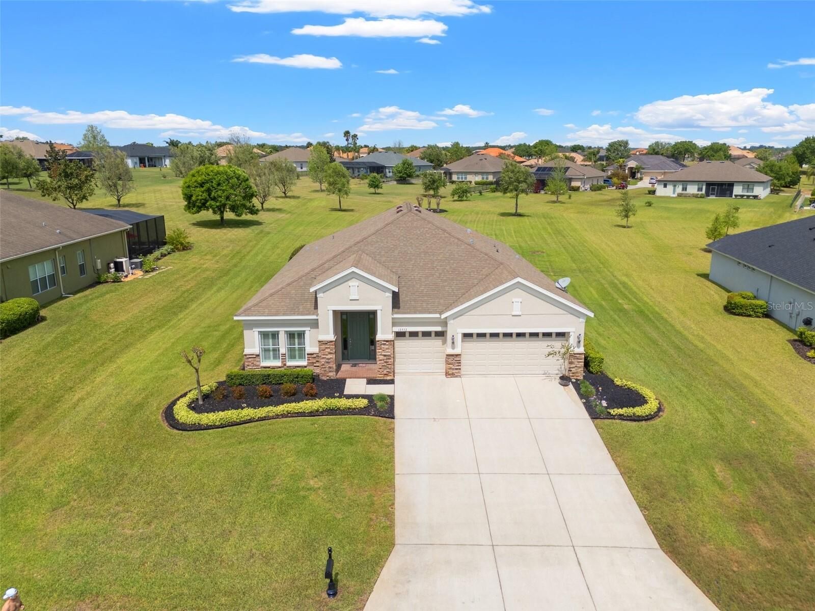 Property Photo: 13953 Thoroughbred Drive FL 33525