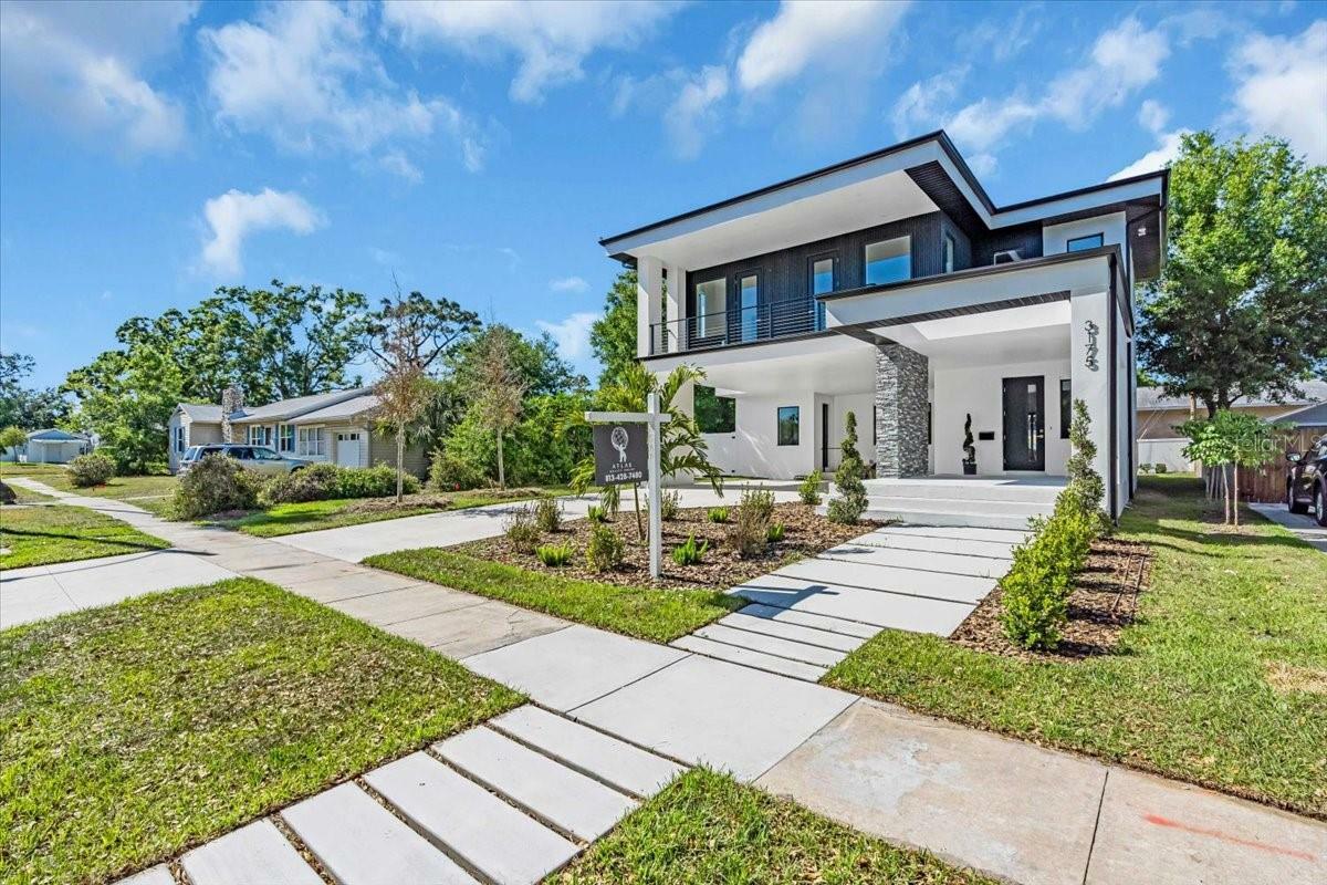 Property Photo: 3175 10th Avenue N FL 33713