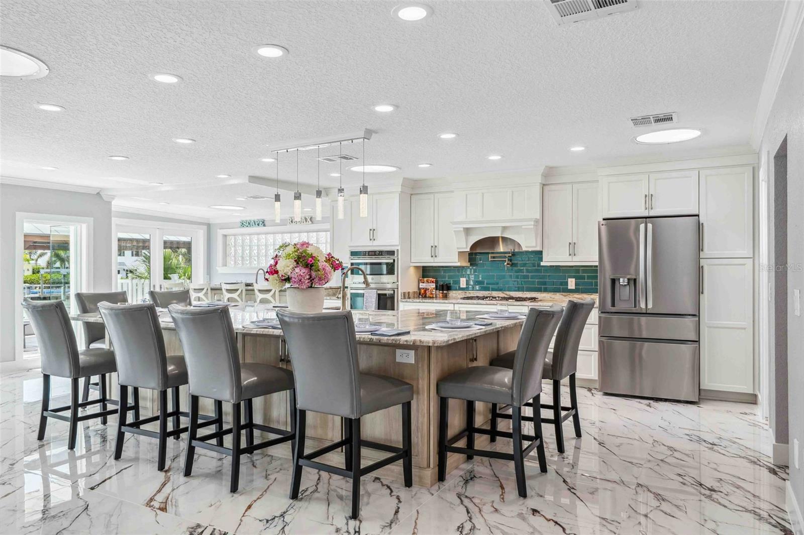 Property Photo: 139 Wall Street FL 33708