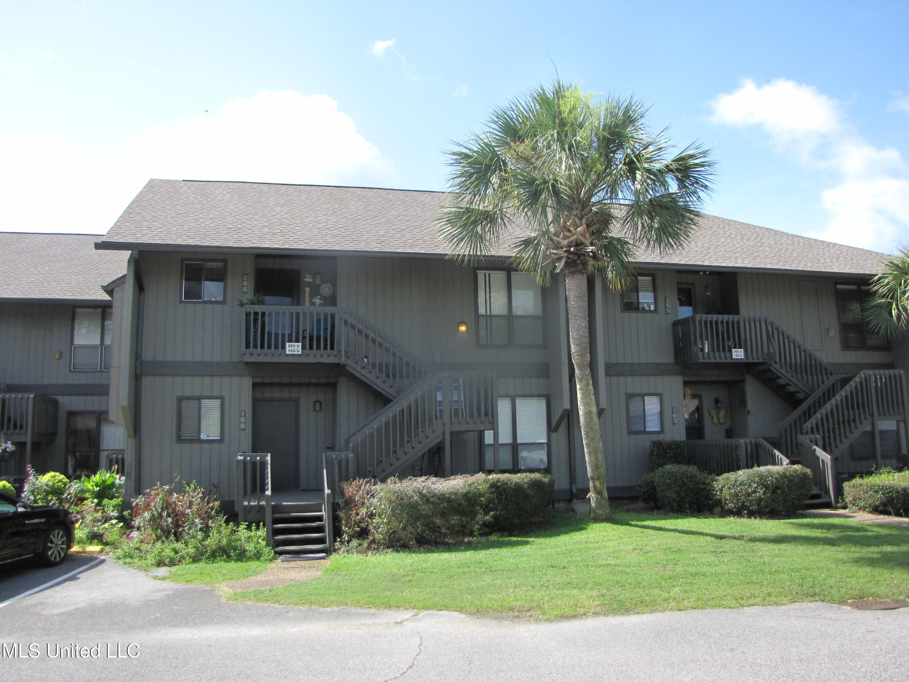 Property Photo: 266 Lanai MS 39525