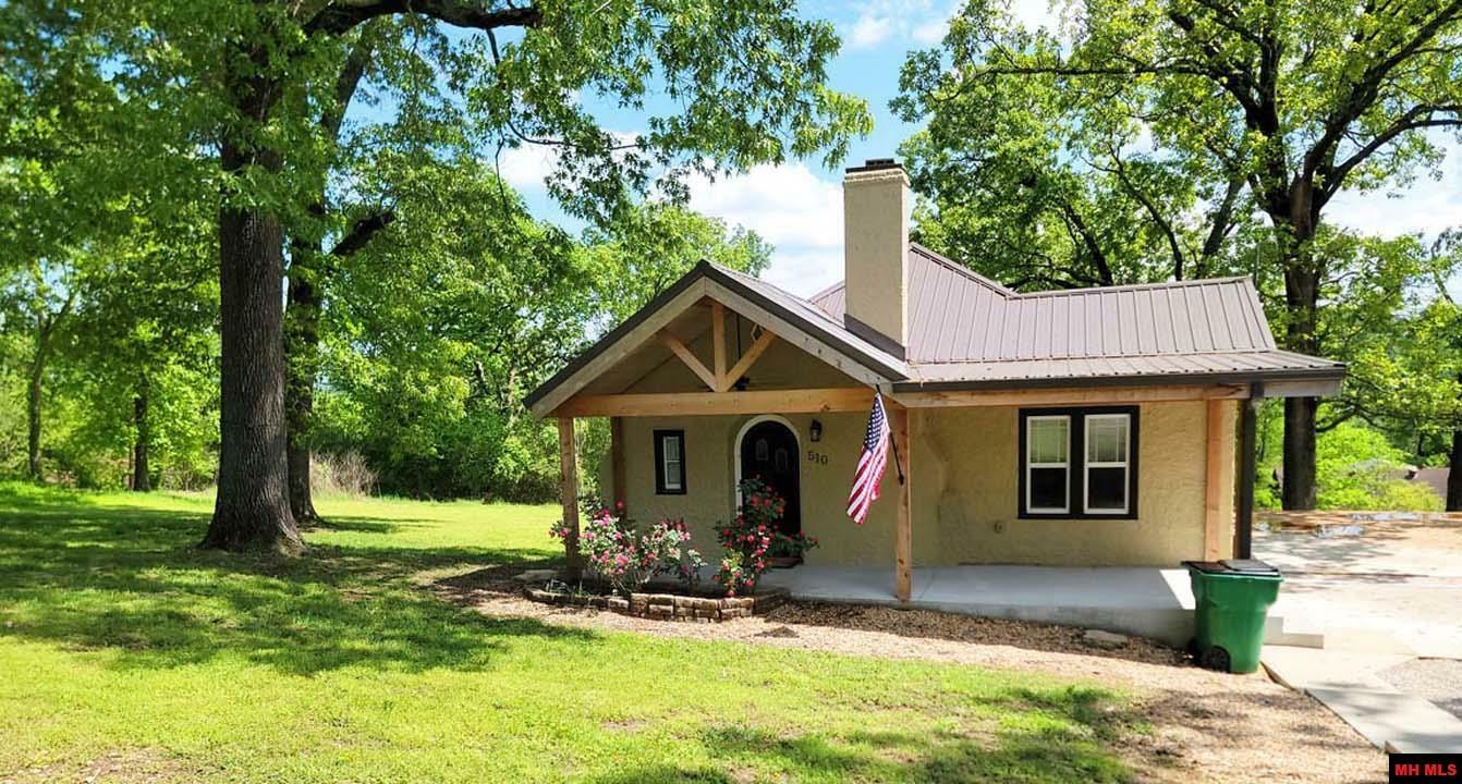 Property Photo: 510 Combs Avenue AR 72626