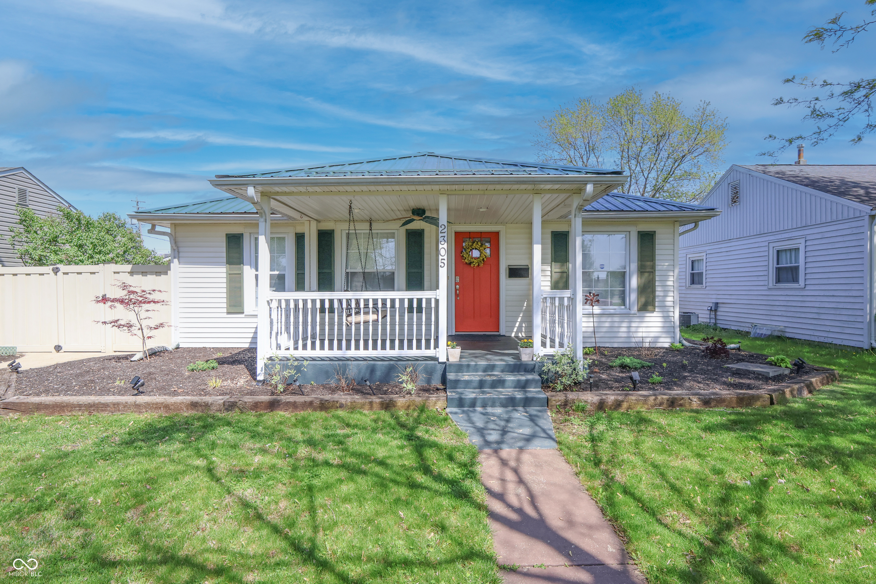 Property Photo: 2305 Caldwell Place IN 47201