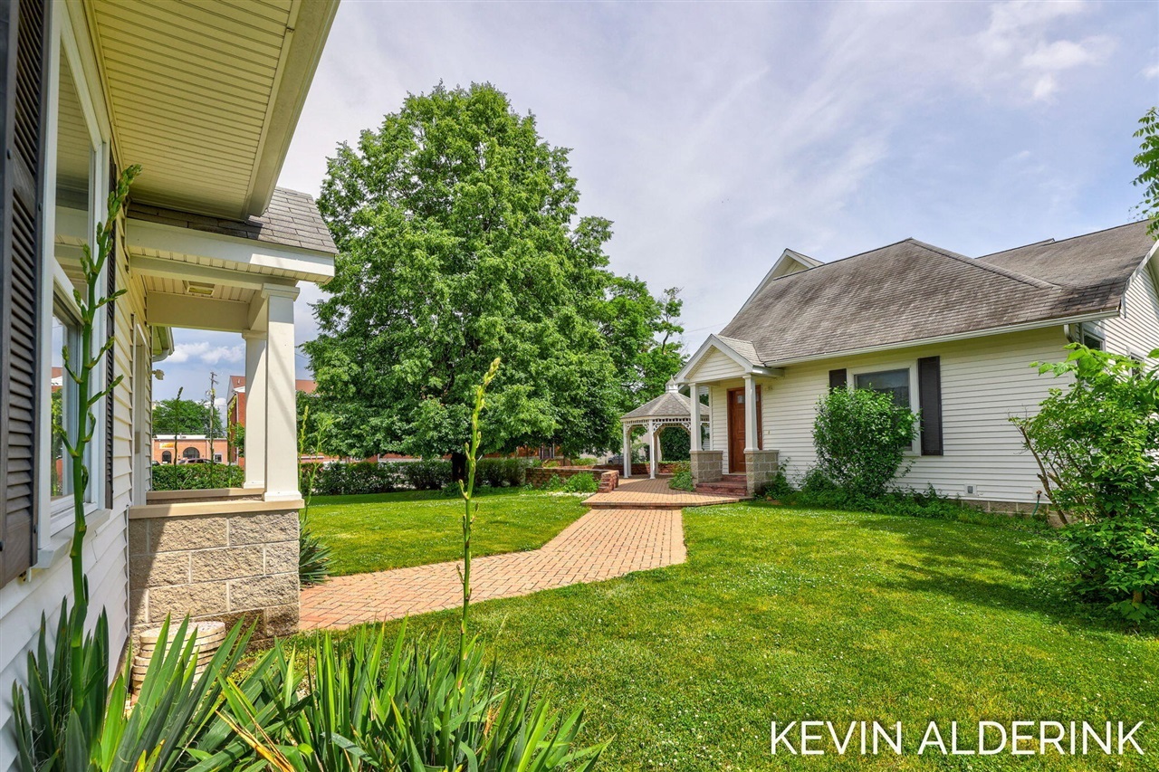 Property Photo: 201 N Woodworth Street MI 48817-1354