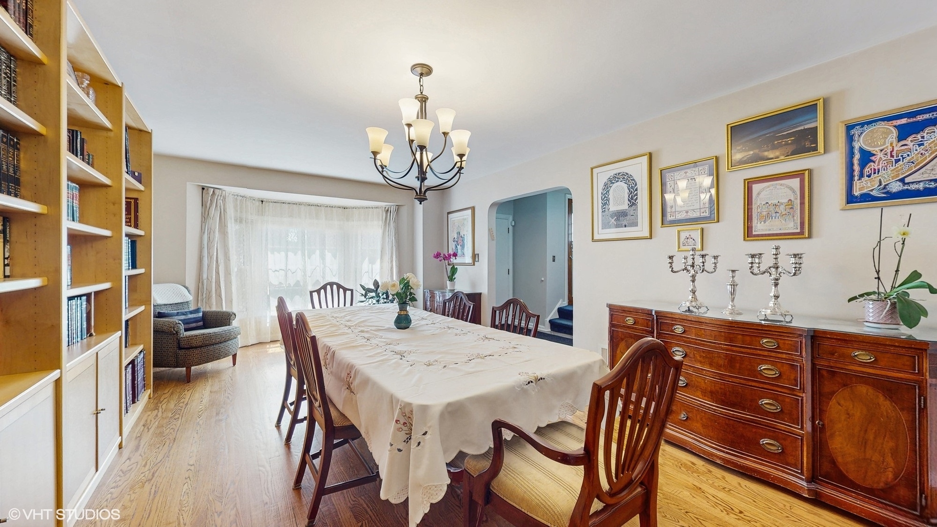 Property Photo: 2732 W Chase Avenue IL 60645