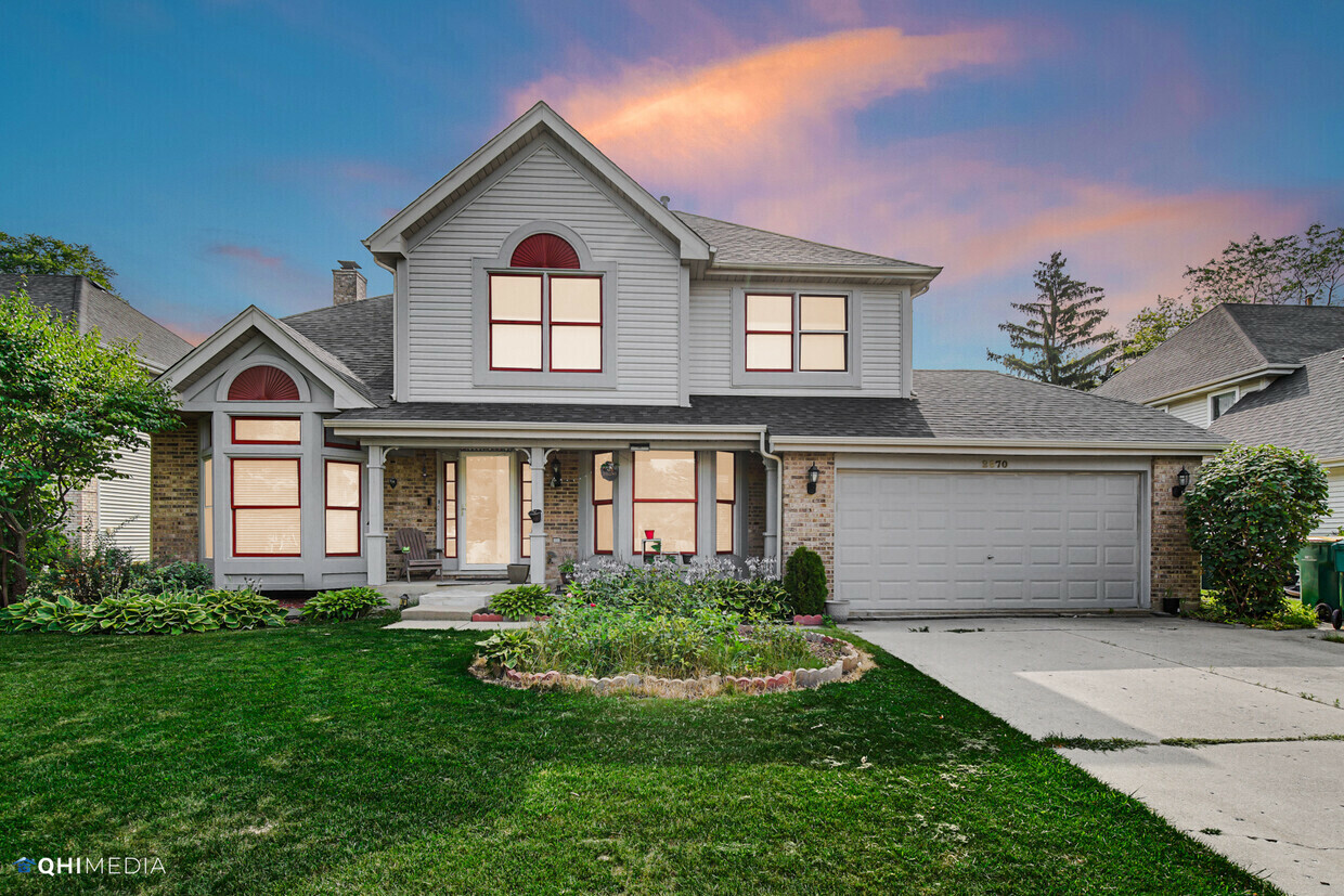 Property Photo: 2870 Roslyn Lane E IL 60089