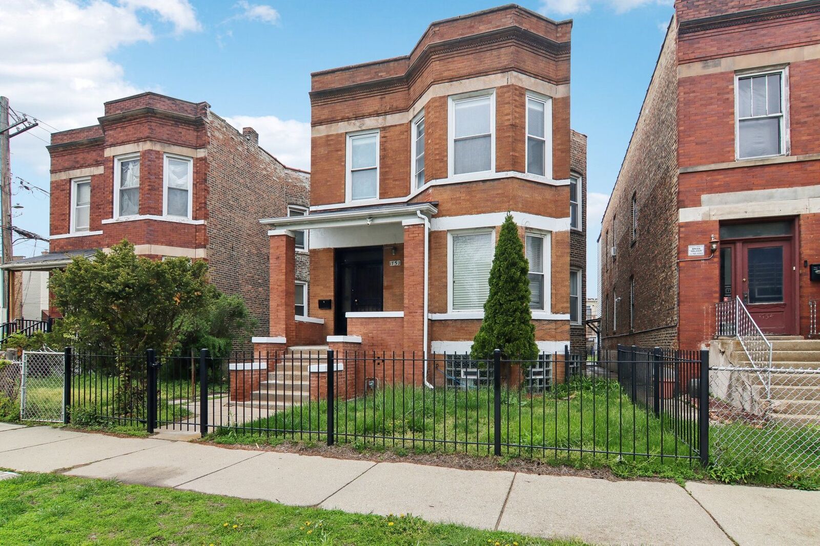Property Photo: 1752 E 72nd Place IL 60649