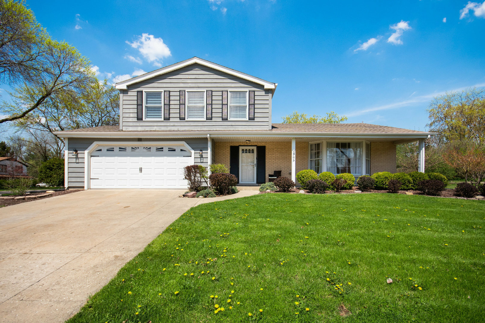 Property Photo: 905 Kennebec Lane IL 60563