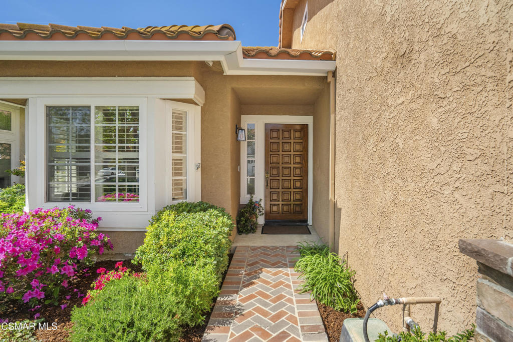 Property Photo: 439 Pesaro Street CA 91377