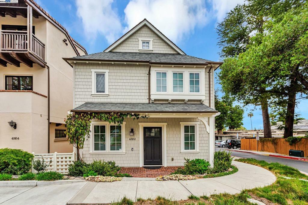 Property Photo:  43150 Calle Familia  CA 94539 