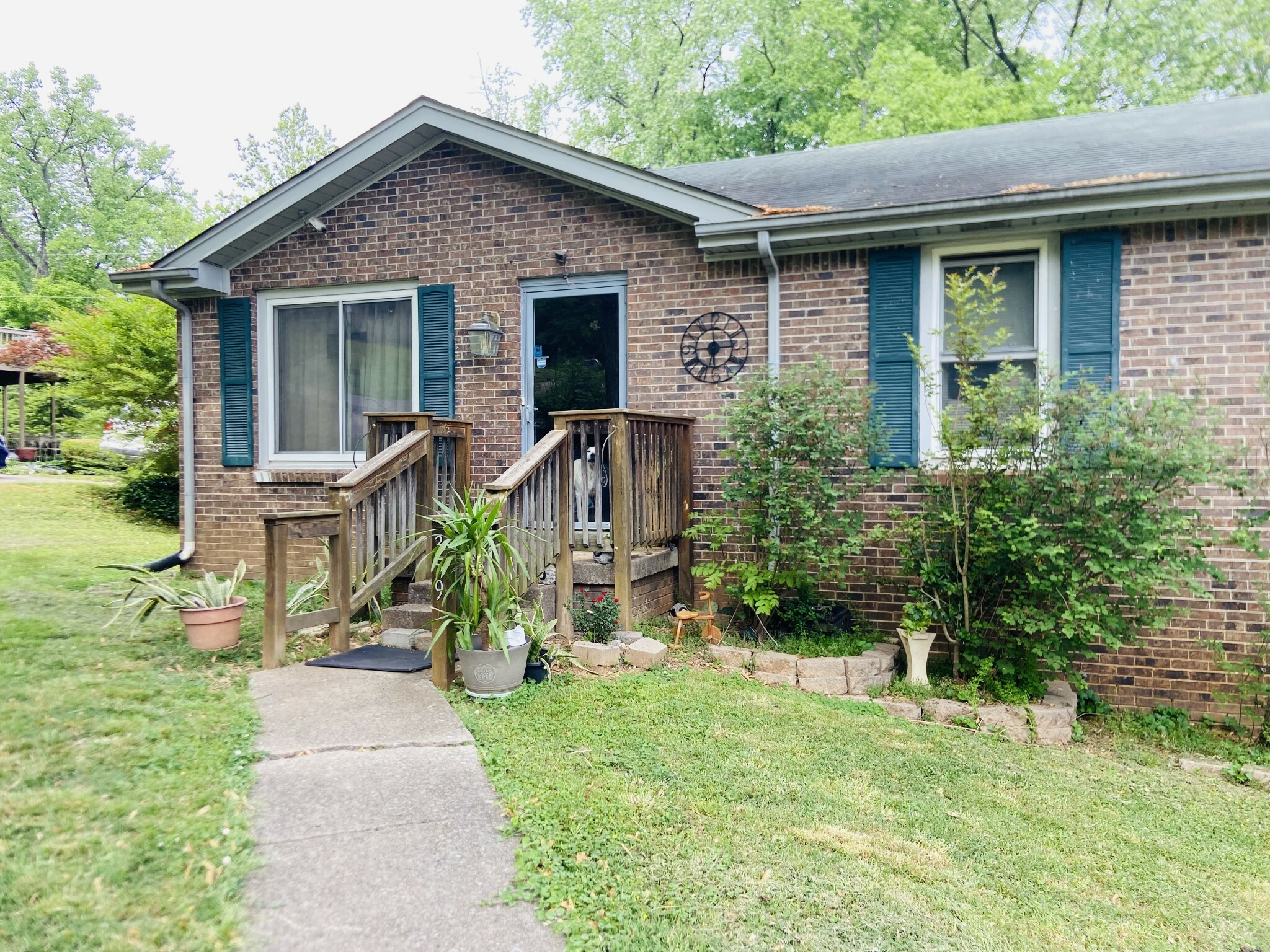 Property Photo: 359 Crest Dr TN 37043
