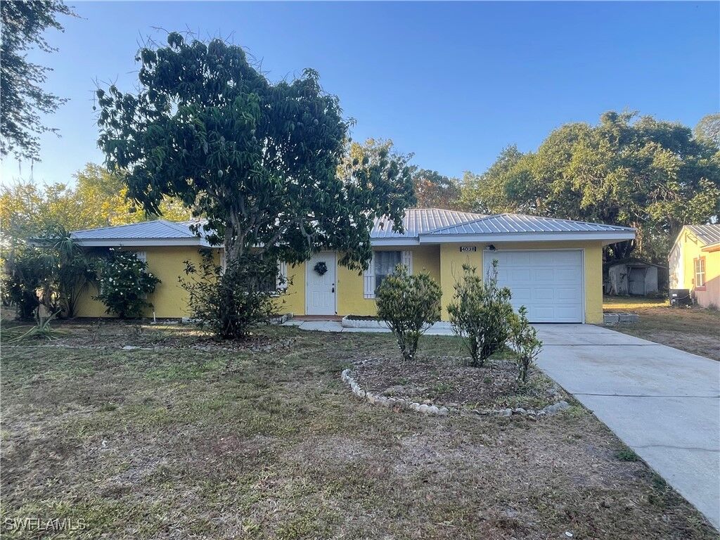Property Photo: 4038 Rainbow Circle FL 33935